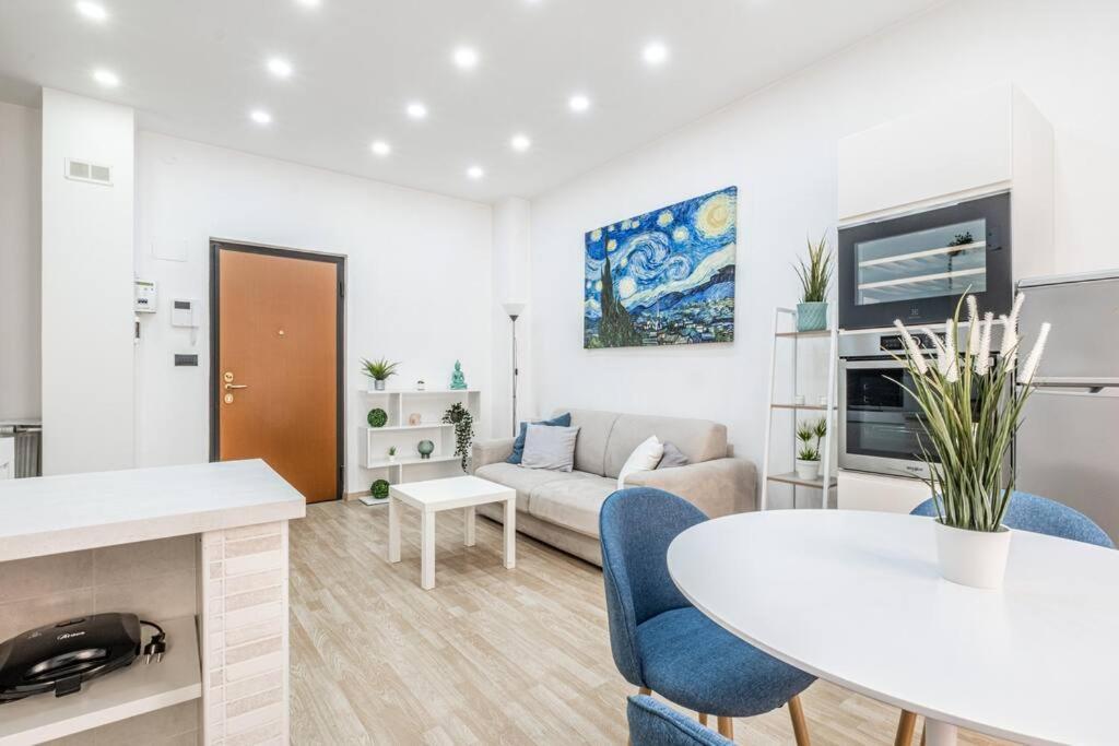 Artistic House Navigli-Duomo Netflix & Design Apartment Milan Bagian luar foto